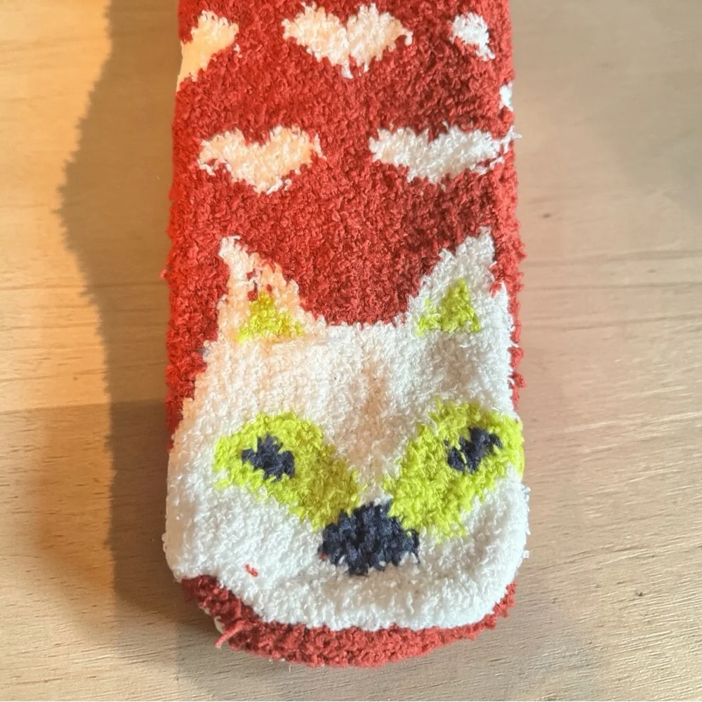 Maroon & White‎ Heart Fuzzy Socks with Fox Face